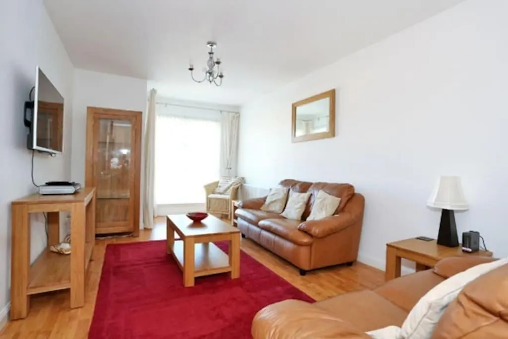2-Bed Condo Best Of Beach & City, Free Parking Абердин Апартаменты